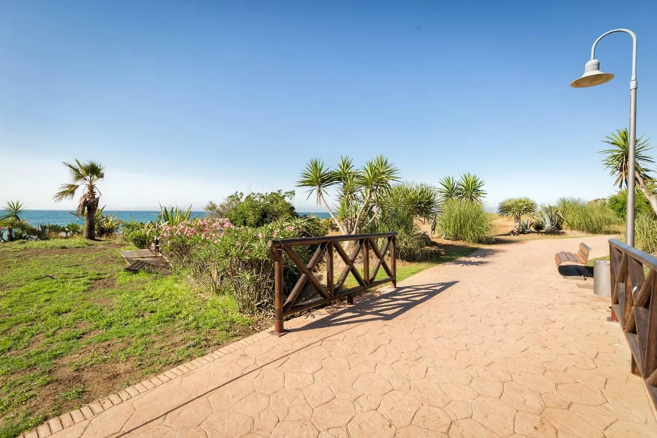 Sea & Mountain View Penthouse Apartment Estepona