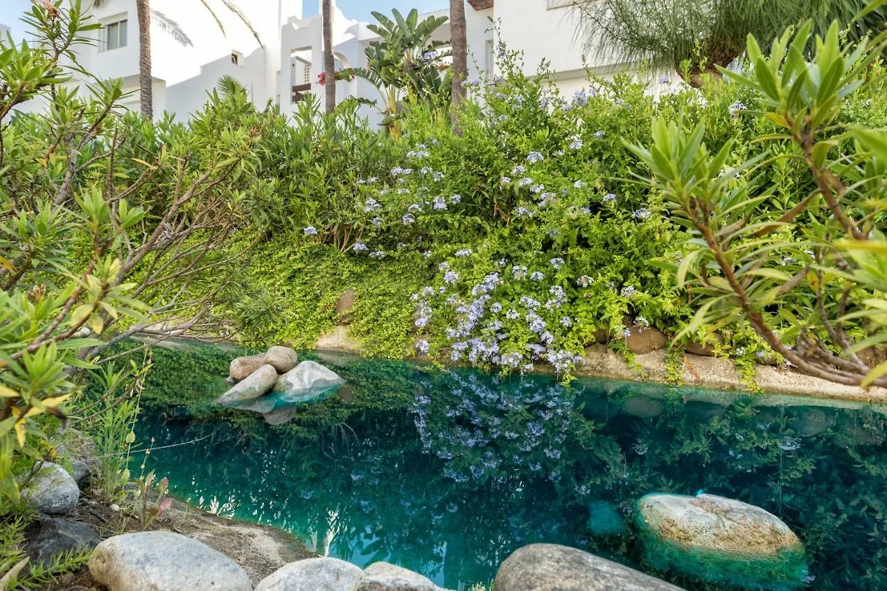 Sea & Mountain View Penthouse Apartment Estepona Spain