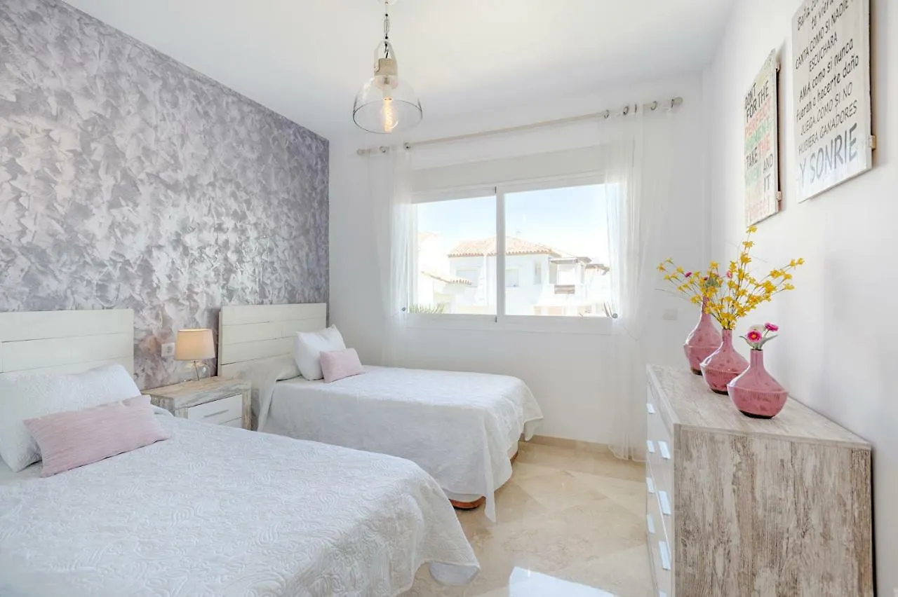 Sea & Mountain View Penthouse Apartment Estepona