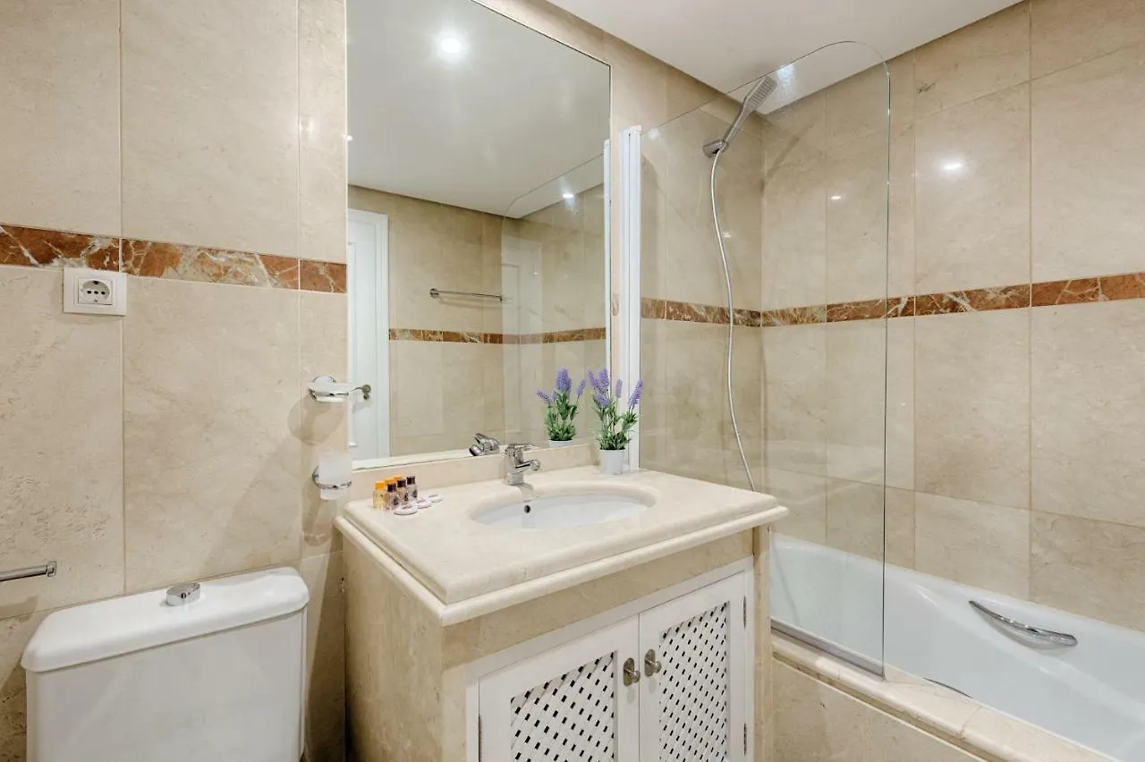 Sea & Mountain View Penthouse Apartment Estepona Spain